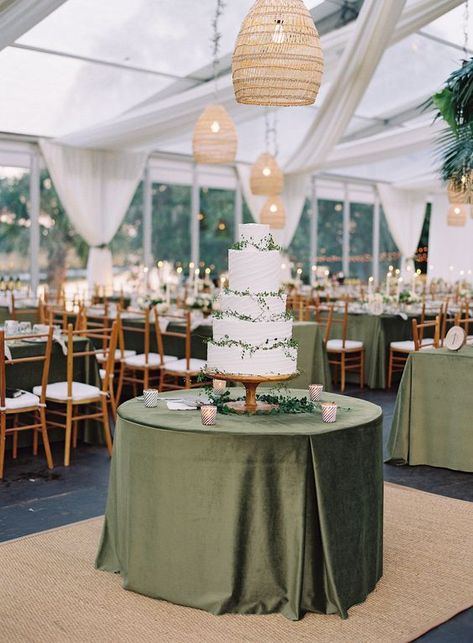 November Wedding Colors, Khaki Wedding, Cocktail Hour Music, Olive Green Bridesmaid Dresses, Olive Green Weddings, Winter Wedding Ideas, Green Wedding Cake, Olive Wedding, Green Wedding Inspiration