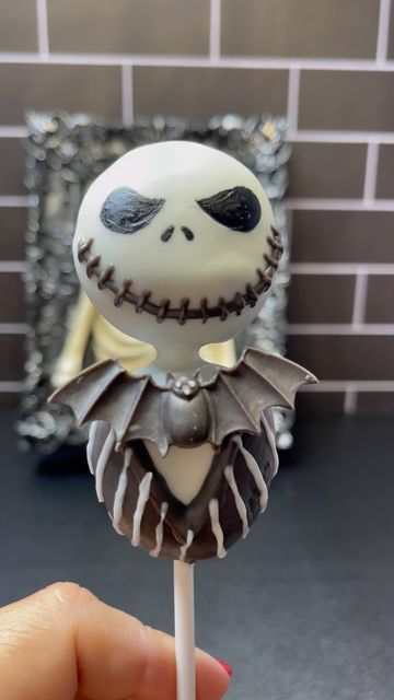 Jack Skeleton Cake, Halloween Treats Desserts, Skeleton Cake, Halloween Cake Pops, Jack Skeleton, Halloween 2024, Cake Pop, Cakepops, Jack Skellington