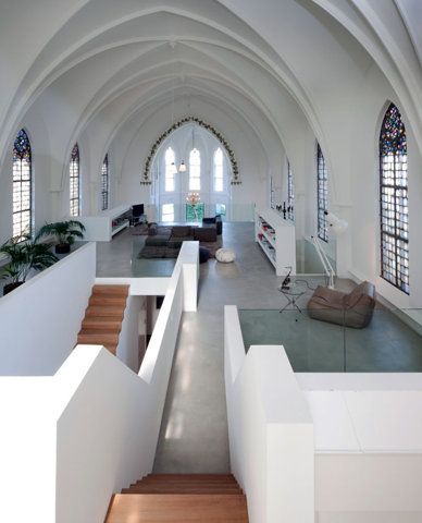 Utrecht in the house #beautiful #home #design #minimalist #clean #white #pure Chapel Conversion, Church Conversions, High Ceilings, Design Del Prodotto, Old Church, Contemporary Interior Design, Design Thinking, Utrecht, Stained Glass Windows