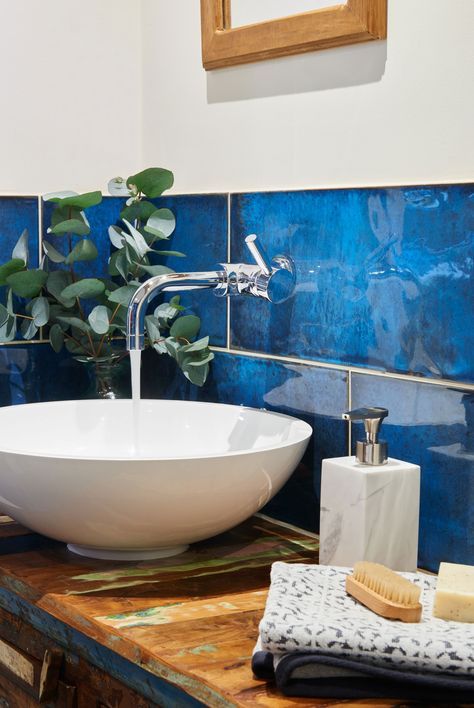 Give your walls the the wow factor with intense blue and glossy finish of Montblanc Blue from Original Style. Bathroom Blue, Bad Inspiration, Blue Tile, Trendy Bathroom, Blue Bathroom, Wood Bathroom, Blue Tiles, Bath Room, Blue Kitchens