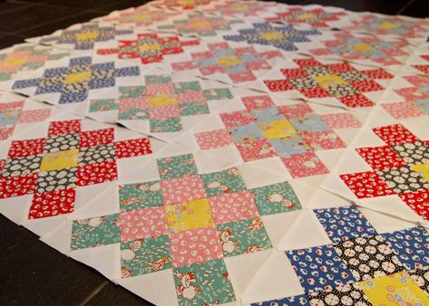 30's Reproduction Quilts, Feed Sack Quilts, Granny Quilt, Square Quilt Blocks, Square Quilts, Reproduction Quilts, Knitting Quilt, Squares Quilt, Feedsack Quilt