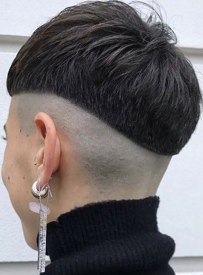 Bowl Cut Hair, Crew Cut Hair, High And Tight Haircut, Androgynous Haircut, Short Shaved Hairstyles, Super Short Hair, Kids Hair Cuts, Bowl Cut, Modern Hairstyles