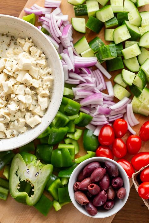 Vegan Greek Salad, Simple Greek Salad, Salad With Tofu, Salad Vinaigrette, Decadent Dinner, Tofu Feta, Pepper Sandwich, Vegan Greek, Greek Salad Dressing