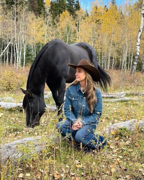 Heartland Characters, Fun Activites, Watch Heartland, Heartland Actors, Amy Fleming, Heartland Cbc, Heartland Amy, Amy And Ty Heartland, Horse Riding Quotes