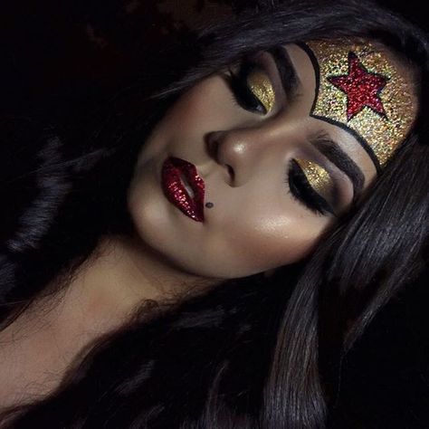 Wonder Woman Makeup, Brown Matte Lipstick, Makeup Zombie, Halloween Make-up Looks, Creepy Halloween Makeup, Halloween Makeup Ideas, Halloween Makeup Pretty, Make Up Inspiration, Pretty Halloween