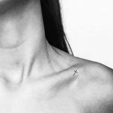 Reindeer Tattoo, Most Painful Tattoo, Sunflower Tattoo Simple, Collarbone Tattoos, One Word Tattoo, Small Cross Tattoos, Community Tattoo, Biblical Tattoos, International Tattoo