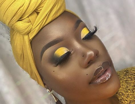 Yellow Smokey Eye, Yellow Makeup Looks, Yellow Eyeshadow Looks, Yellow Color Combinations, Blue Eyeshadow Looks, Yellow Makeup, Yellow Eyeshadow, Orange Makeup, Cute Eye Makeup