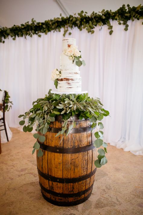 Wedding Cake Barrel, Barrel Cake Table, Whiskey Barrel Ideas Wedding, Barrel Wedding Cake, Barn Wedding Cakes, Lavender Wedding Theme, Barrel Cake, Country Wedding Reception, Wedding Cake Display