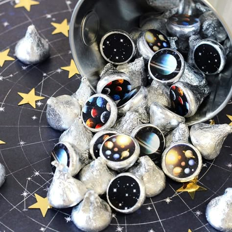 Space Theme Party Favors, Space Birthday Party Favors, Galaxy Party Decorations, Outer Space Party Favors, Planets Birthday, Space Party Favors, Planet Birthday, 4de Verjaardag, Planet Party