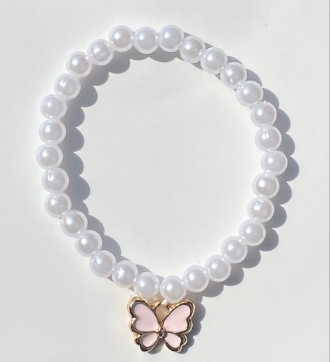 Beautiful handmade pearl butterfly bracelet found on our website butterflybraceletsny.com ✨ Birthday Party Butterfly, Butterfly Bracelets, Crafts Bookmarks, Themed Bracelets, Diy Crafts Bookmarks, Pearl Butterfly, Butterfly Bracelet, Bts Book, Friendship Bracelets