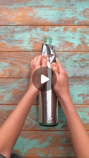 5-Minute Crafts Recycle on Instagram: "How to make a hot water bottle using aluminium foil 💡  #recyclinghacks #recyclingideas #upcycled" Aluminium Foil Crafts, Aluminium Crafts, Coke Bottle Crafts, Aluminum Foil Crafts, Recycling Hacks, Water Bottle Crafts, Diy Water Bottle, Metal Water Bottle, Aluminium Foil