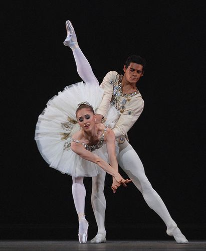 Marianela Nunez, Night At The Ballet, Svetlana Zakharova, Ballet Stuff, Ballet Images, The Royal Ballet, Male Dancers, Rudolf Nureyev, Male Ballet