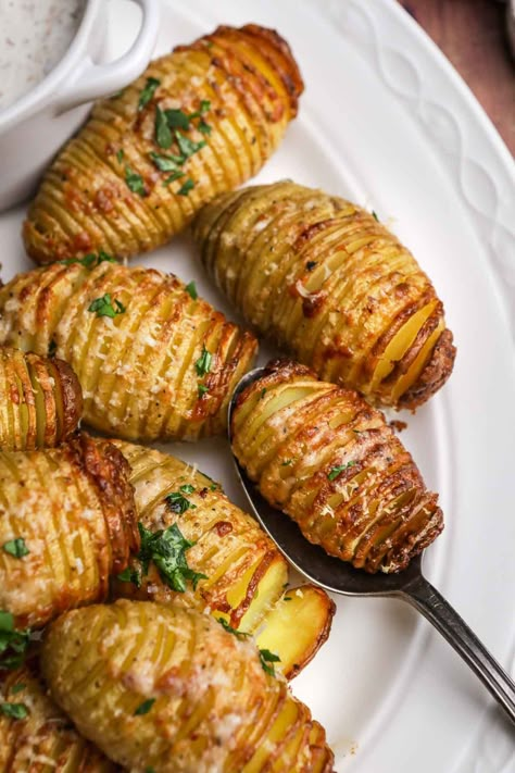 Mini Hasselback Potatoes Recipe - Dinner, then Dessert Hassleback Potatoes Mini, Hasselback Red Potatoes, Yukon Potato Recipes, Mini Hasselback Potatoes, Hassle Back Potatoes, Golden Potato Recipes, Mini Dutch Oven, Hasselback Sweet Potatoes, Fancy Appetizer Recipes