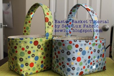 Basket tutorial  Looks fabulously easy!  Definitely trying this during spring break for quick gifts! Quilted Easter Baskets, Easter Basket Pattern, Fabric Easter Basket, Fabric Basket Tutorial, Basket Tutorial, Trendy Sewing Projects, Easter Fabric, Fabric Basket, Easter Basket Diy