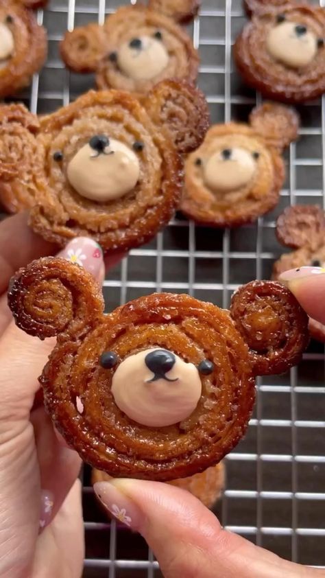 Cursed Food, Bizarre Foods, Decorações Com Comidas, Kawaii Cooking, Easy Food Art, Snacks Für Party, Food Recepie, Little Bear, Cooking Recipes Desserts