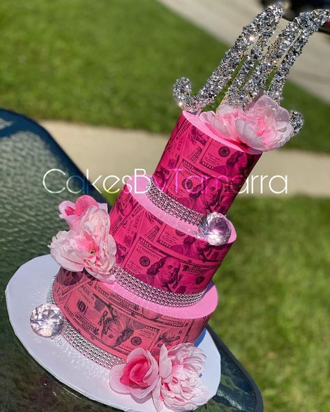 Cake Baddie, Baddie Birthday Cake 16, Pink Baddie Cake, Pink Money Cake, Pink Birthday Party Cake, 3 Layer Birthday Cake, Birthday Cakes Sweet 16, Pink Money Cake Birthday, Boujee Birthday Cake