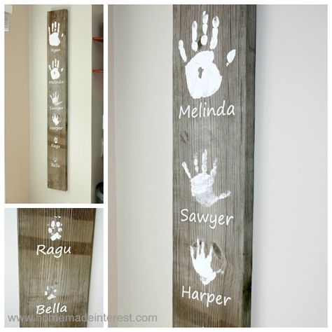 Dog Paw Print Craft, Paw Print Crafts, Handprint Gifts, Father's Day Ideas, Diy Mothers Day Gifts, Family Crafts, Handprint Art, Mother's Day Diy, Fathers Day Crafts