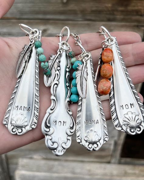 Cutlery Crafts, Spoon Keychain, Stamped Silverware, Flatware Art, Vintage Spoon Jewelry, Spoon Jewelry Diy, Flatware Crafts, Impress Art, Upcycled Spoons