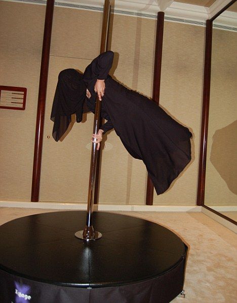 INTERESTING! She's gettin that flag, too! | Tolerance of Arabia: Pole dancer sparks outrage in Muslim community after taking erotic art to Saudi Goths Dancing, Dance Workout Clothes, Goth Dancing, Dancing Meme, Dance Meme, Pole Classes, Belly Dancing Workout, Pole Dance Moves, Swing Dancing