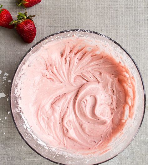 Strawberry Cake Frosting Recipes, Strawberry Cream Cheese Frosting Recipe, Fresh Strawberry Cream Cheese Frosting, Strawberry Frosting Cream Cheese, Strawberry Cake Cream Cheese Frosting, Strawberry Cake Icing Recipe, Strawberry Cake Frosting, Strawberry Icing Recipe, Strawberry Cream Cheese Icing