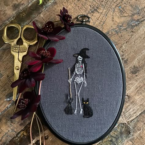 Embroidery Gothic Design, Skeleton Embroidery Simple, Witch Embroidery Ideas, Emo Embroidery, Alternative Embroidery, Goth Embroidery, Gothic Embroidery, Witch Embroidery, Spooky Embroidery