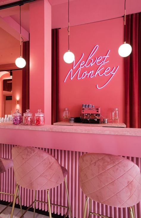 Pink Bar Interior, Pink Bar Ideas, Pink Bar Design, Girly Restaurant Interior, Pink Bar Decor, Girly Bar Ideas, Pink Bar Aesthetic, Girly Restaurant, Pink Cafe Interior