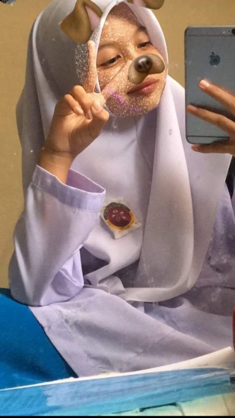 Awek Ootd Sekolah Rendah, Malay Girl, Video Hijab, Foto Cewek Hijab Aesthetic, Hijab Teen, Seluar Ketat, Venomous Snakes, Ootd Aesthetic, Roblox Guy