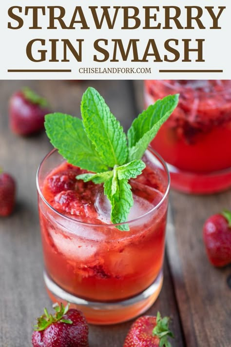 This strawberry smash cocktail is made with fresh strawberries, lemon juice, mint, honey and gin that is topped off with some ginger beer which makes it the perfect summer drink. #strawberryginsmash #strawberrysmash #strawberrycocktail #summercocktail #cocktailrecipe | chiselandfork.com Gin Smash Recipe, Strawberry Cocktail Recipe, Gin Smash, Gin Drink Recipes, Vegan Cocktails, Ginger Beer Cocktail, Strawberry Gin, Strawberry Cocktails, Citrus Cocktails