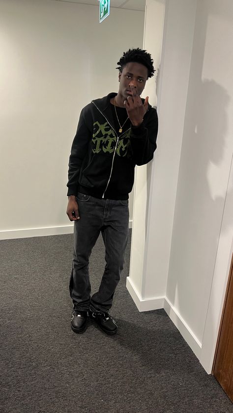 Outfit details: black and green demontime hoodie, grey flared jeans, black cpfm af1, black freeform dreads Cpfm Af1, Grey Flared Jeans, Freeform Dreads, Black Boys, Flared Jeans, Jeans Black, Black Outfit, Outfit Details, Flare Jeans