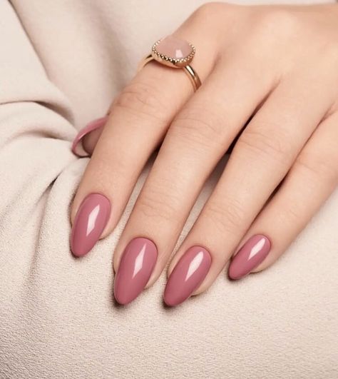 Chic Nail Designs, Nail Designs Ideas, Nail Designs Valentines, Oval Nails, Elegant Nails, Love Is, Chic Nails, Valentine's Day Nails, Valentines Nails