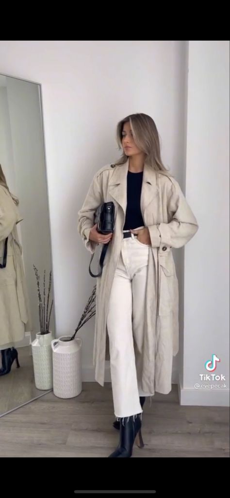 Ivory Trench Coat Outfit, Ivory Coat Outfit, Coat Jeans Outfit, Coated Jeans Outfit, Coat Jeans, Trench Coat Outfit, Coat Outfit, Outfit Jeans, 2022 Fashion