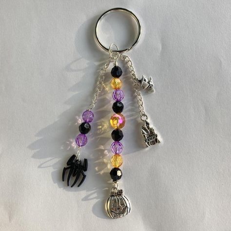 handmade halloween spooky keychain👻🎃 keychain made... - Depop Halloween Beaded Keychains, Diy Keychain Charms, Halloween Beaded Jewelry Diy, Halloween Keychains Diy, Beaded Keychain Ideas, Spooky Keychain, Key Chains Diy, Halloween Keychains, Fun Keychains