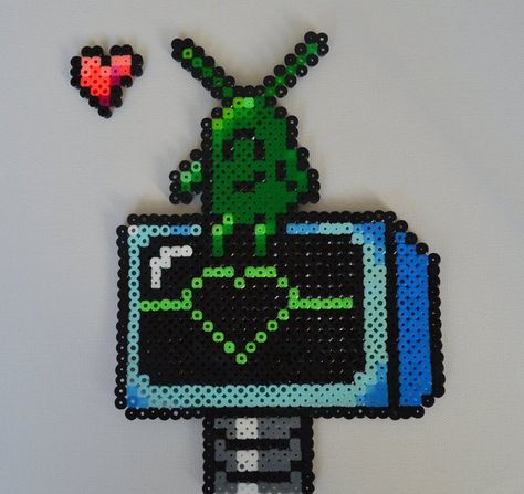 Lovers in Crime by MegaSparkster Karen And Plankton, Spongebob Perler Beads, Lost Land Perler, Chum Bucket, Krabby Patty, 3d Perler Bead, Easy Perler Bead Patterns, Perler Creations, Pearl Beads Pattern