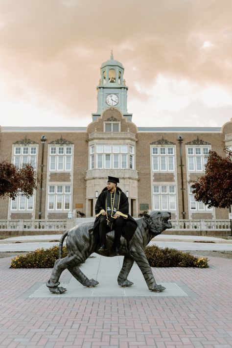 Grad Session, Towson University, College Acceptance, Graduation Photography Poses, University Graduation, Sunset Session, Graduation Photography, Graduation Photoshoot, Senior Pictures Poses