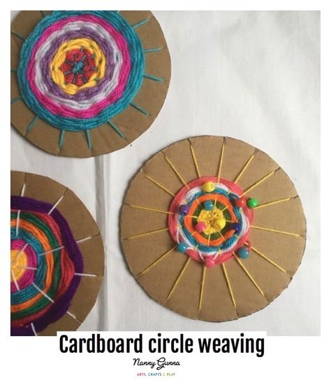 Classroom Weaving Projects, Corrugated Cardboard Crafts, Yarn Wrapped Letters, Circle Weaving, Mini Weaving, Circle Artwork, Printmaking Projects, Weaving For Kids, Cardboard Crafts Diy