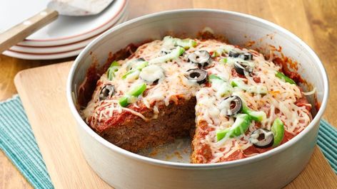 Weeknight Meals for Meat Lovers - Pillsbury.com Basic Meatloaf Recipe, Pizza Meatloaf, Basic Meatloaf, Healthy Meatloaf, How To Make Meatloaf, Pizza Shapes, Dinner With Ground Beef, Beef Dinner, Meatloaf Recipes