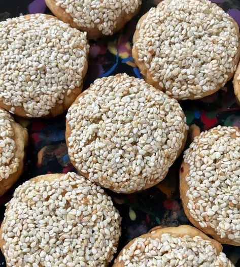 Barazek Sesame Cookies Recipe - Cookie Madness Barazek Cookies Recipe, Corn Flour Cookies, Sesame Cookies Recipe, Sesame Cookie, Skillet Cookies, Sesame Cookies, Cookie Pizza, Skillet Cookie, No Flour Cookies