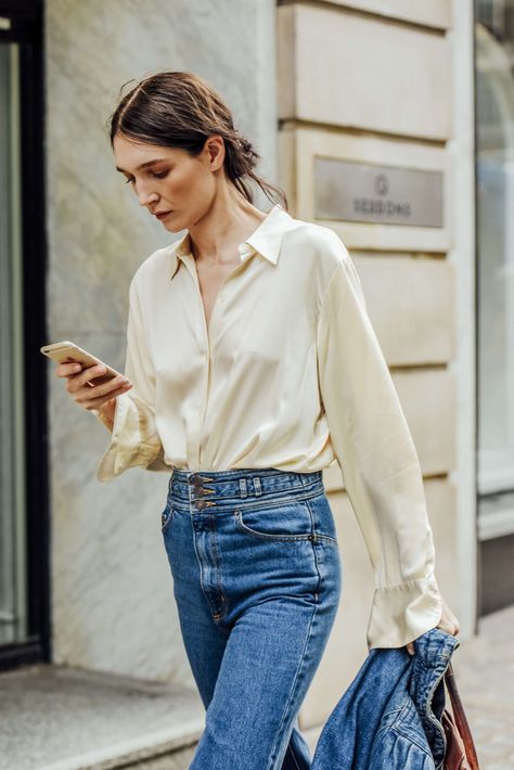 BE inspired! **more pins --> https://www.pinterest.com/yumehub/pins/ **instagram @yumehub || fashion street style || Cut Up Shirts, One Direction Shirts, Fashion Gone Rouge, Beige Outfit, Song Of Style, Double Denim, Inspired Outfits, 가을 패션, Gal Gadot