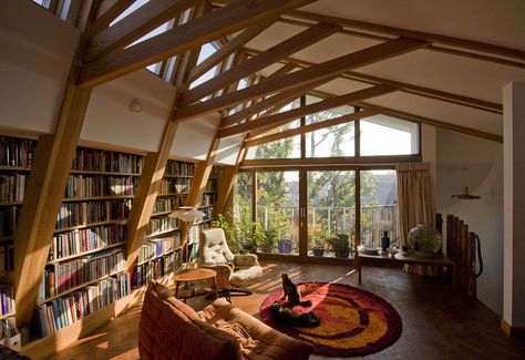 Home library. Love how much natural light would fill the room. Cats and snakes would love it also! Beautiful Tree Houses, Lots Of Books, Home Library Design, Home Libraries, Room Pictures, Luz Natural, A Living Room, Home Library, Cool Rooms