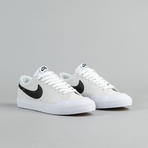 Trending Shoes For Men, Nike Sb Blazer Low, Nike Sb Blazer, Skate Clothing, Skate Store, Perfect Sneakers, Nike Boots, Cool Sneakers, Mens Trail Running Shoes