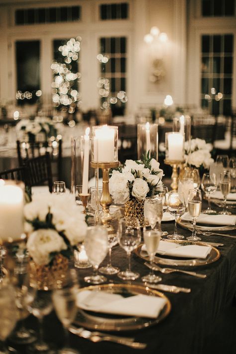 Clean And Classic Wedding, Chanel Wedding Aesthetic, Black Tie Wedding Tablescape, Black Tie Optional Wedding Decor, Fancy Black Tie Wedding, Wedding Aesthetic Floral, Black Tie Glam Wedding, Black White And Gold Winter Wedding, Winter Wedding Black Tablecloth