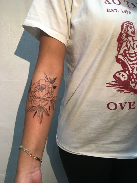 Mandala Arm, Pinterest Tattoos, Family First Tattoo, Polynesian Tattoos, Shape Tattoo, Muster Tattoos, Geometric Tattoos, Tattoo Girls, Peonies Tattoo