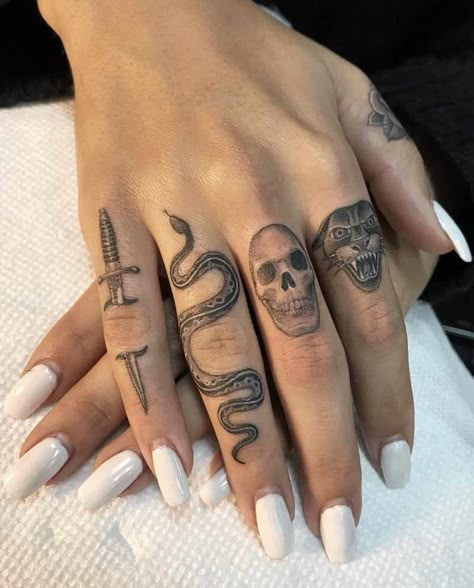 Tattoo Design For Hand, Small Finger Tattoos, Finger Tats, Finger Tattoo For Women, Knuckle Tattoos, Finger Tattoo Designs, Snake Tattoo Design, Inspiration Tattoos, Hand Tattoos For Women