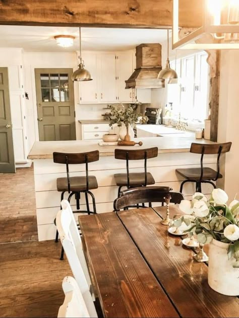 Casa Country, Farmhouse Kitchen Design, Kitchen Style, Rustic Kitchen, House Inspo, Dream Home Design, Country Kitchen, Home Fashion, House Inspiration