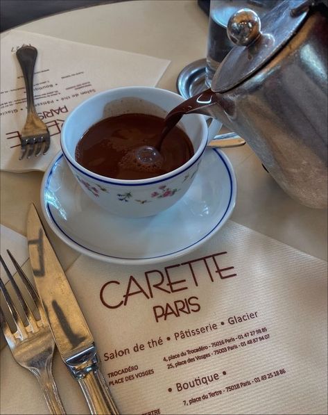 J x L Carette Paris Aesthetic, Carette Paris Hot Chocolate, Dior Lifestyle, Carette Paris, Trocadero Paris, Paris Breakfast, Paris Rooftops, Paris Food, Paris Vibes