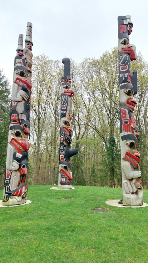 Native American Totem Poles, Totem Pole Art, Native American Totem, Haida Art, Pole Art, Totem Poles, Native American Design, Totem Pole, Indigenous Art