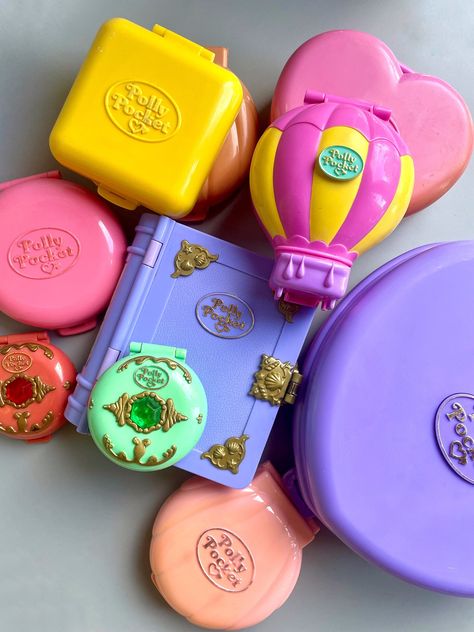 CHOOSE YOUR OWN!  The listing is for ONE Polly Pocket compact of your choice.  No figures, compacts/ shells only.  Please get in touch with any queries.  Adult collectibles only, not suitable for children. Old Kids Toys, Vintage Polly Pocket Toys, 90s Polly Pocket, Polly Pocket 2000 Aesthetic, Polly Pocket Compact, Vintage Polly Pocket, Polly Pocket Vintage, Polly Pocket Aesthetic, Polly Pocket 2000