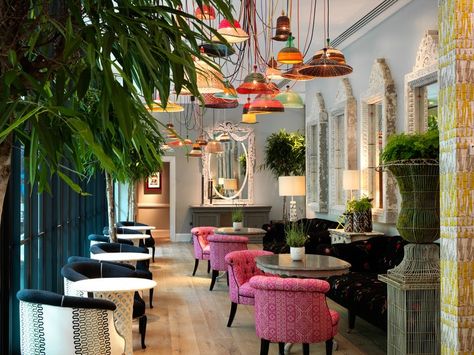 Ham Yard Hotel London, Ham Yard Hotel, Firmdale Hotels, Bar Restaurant Interior, Interior Hotel, Kit Kemp, Coffee Shop Interior Design, Casa Country, Coffee Shops Interior