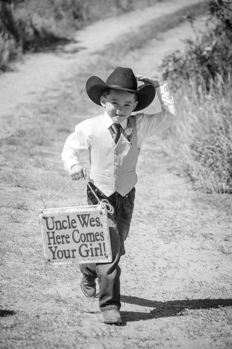 Yellowstone Wedding, Cowboy Ring, Country Wedding Pictures, Country Western Wedding, Western Themed Wedding, Cowgirl Wedding, Ring Boy, Cowboy Wedding, Country Theme Wedding