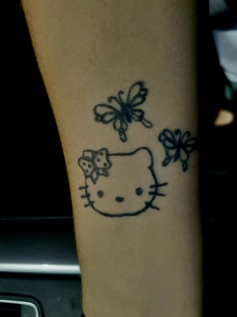 Hello kitty tattoo Hello Kitty Henna Tattoo, Tattoo Designs Hello Kitty, Hello Kitty Henna Design, Henna Designs Hello Kitty, Henna Hello Kitty, Henna Designs Y2k, Hello Kitty Henna, Y2k Henna, Rblx Characters